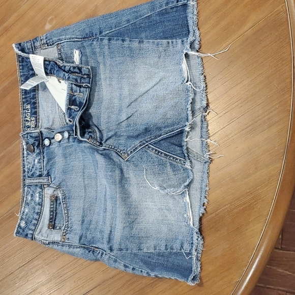 American Eagle Outfitters Dresses & Skirts - American Eagle Denim skirt.